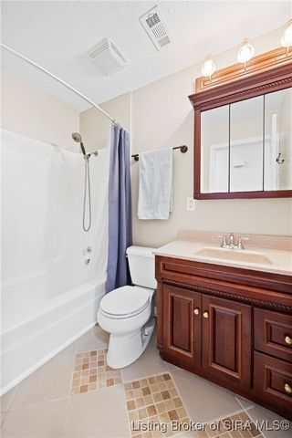 934 Pennsylvania Avenue, Jeffersonville, IN 47130