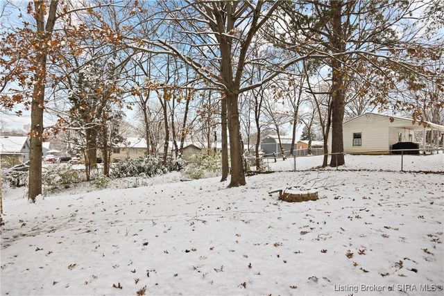 934 Pennsylvania Avenue, Jeffersonville, IN 47130