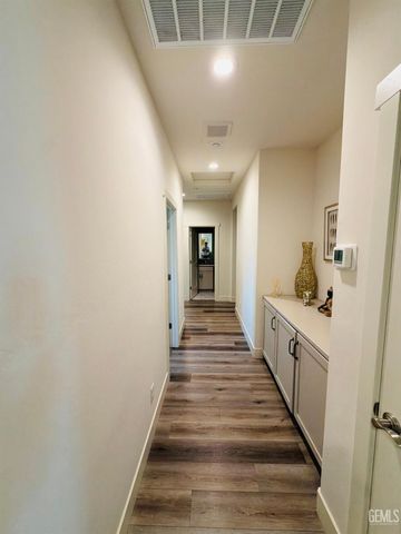 14902 Pemberley Passage Avenue, Bakersfield, CA 93311