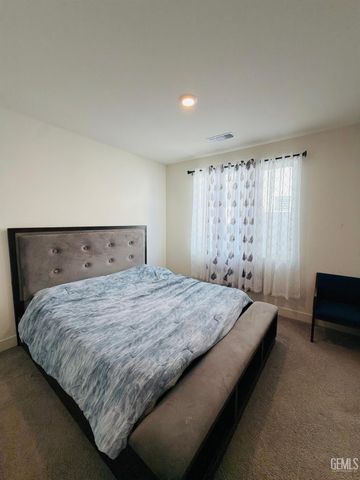 14902 Pemberley Passage Avenue, Bakersfield, CA 93311