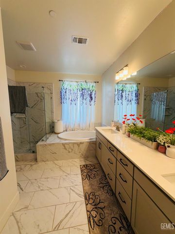 14902 Pemberley Passage Avenue, Bakersfield, CA 93311