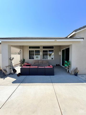 14902 Pemberley Passage Avenue, Bakersfield, CA 93311