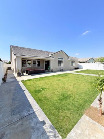 14902 Pemberley Passage Avenue, Bakersfield, CA 93311