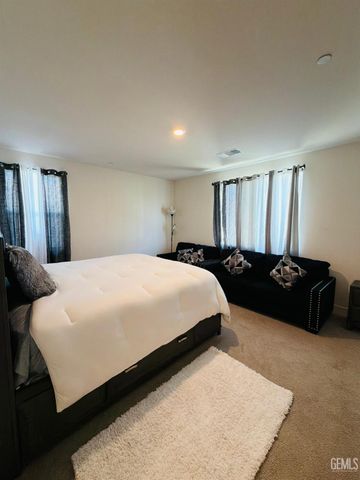 14902 Pemberley Passage Avenue, Bakersfield, CA 93311