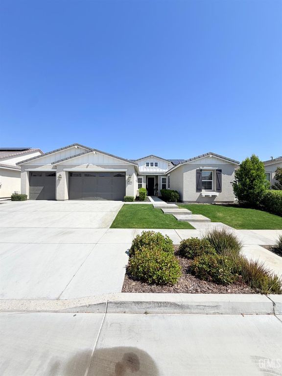 14902 Pemberley Passage Avenue, Bakersfield, CA 93311