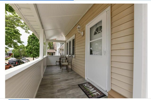 1320 Milwaukee AVENUE, South Milwaukee, WI 53172