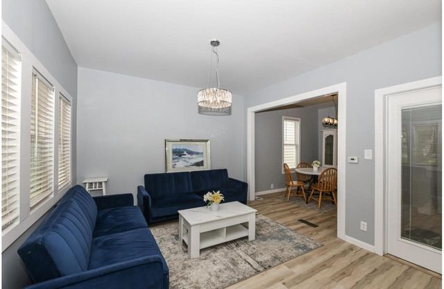 1320 Milwaukee AVENUE, South Milwaukee, WI 53172