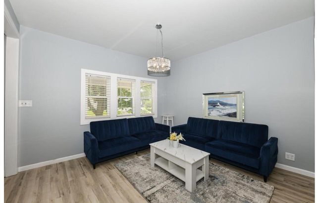 1320 Milwaukee AVENUE, South Milwaukee, WI 53172