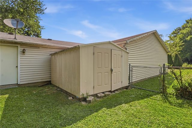 5890 Springfield Xenia Road, Springfield, OH 45502