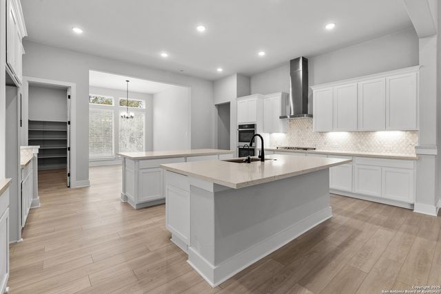 222 Raven Road, Castroville, TX 78009