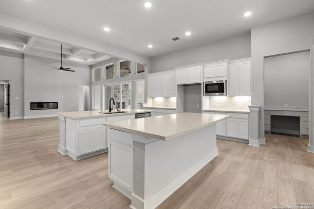 222 Raven Road, Castroville, TX 78009