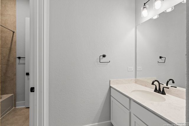 222 Raven Road, Castroville, TX 78009