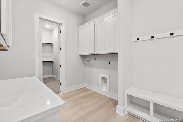 222 Raven Road, Castroville, TX 78009