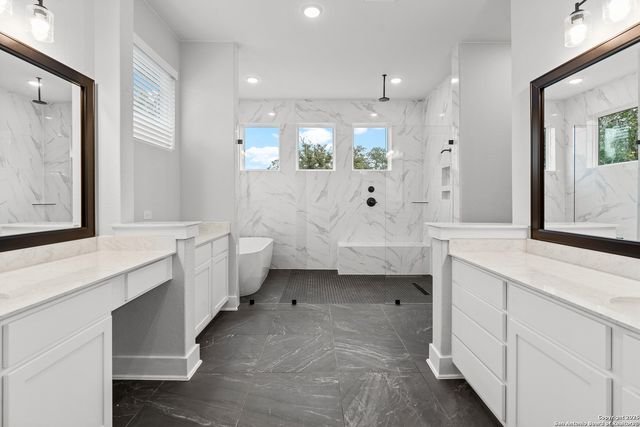 222 Raven Road, Castroville, TX 78009