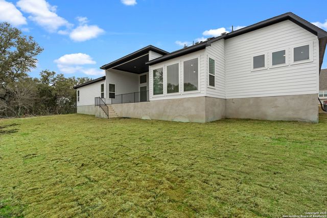 222 Raven Road, Castroville, TX 78009