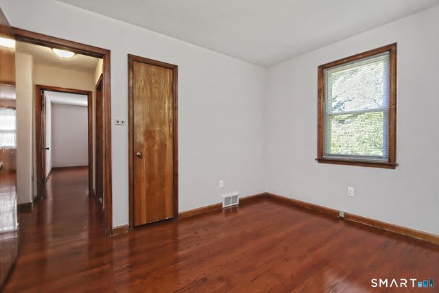 53 Raycroft Street, Milford, CT 06461