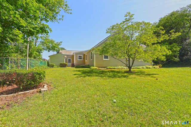 53 Raycroft Street, Milford, CT 06461