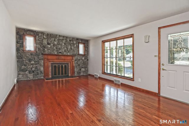 53 Raycroft Street, Milford, CT 06461