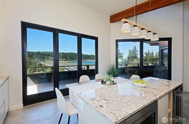 5453 Harborside Lane, Freeland, WA 98249