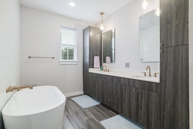 2624 Metcalfe RD 24, Austin, TX 78741