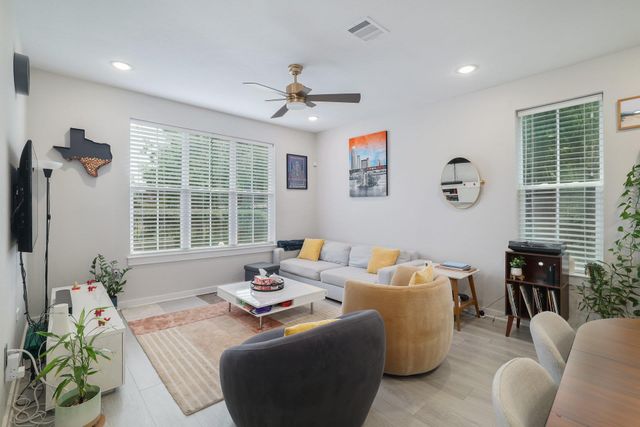 2624 Metcalfe RD 24, Austin, TX 78741