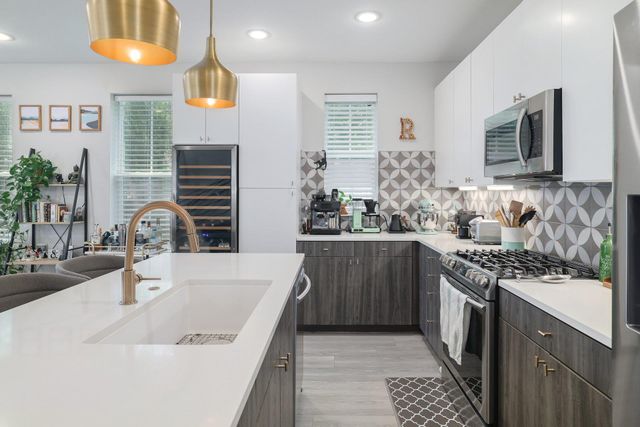 2624 Metcalfe RD 24, Austin, TX 78741
