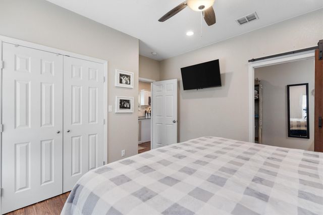 226 Spruce Ave, Luling, TX 78648