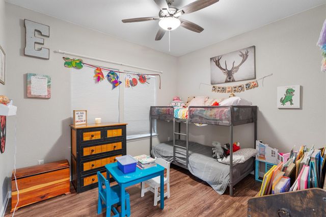 226 Spruce Ave, Luling, TX 78648