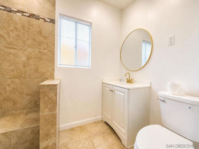 127 W 5th Ave, Escondido, CA 92025