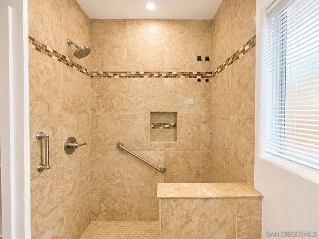 127 W 5th Ave, Escondido, CA 92025