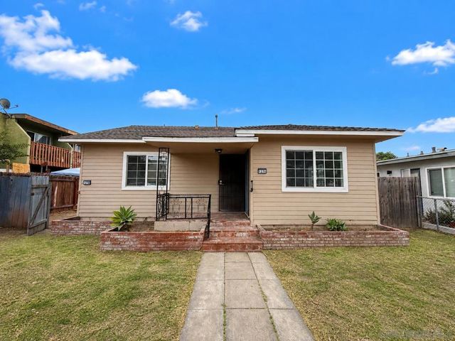127 W 5th Ave, Escondido, CA 92025