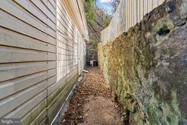 8473 MAIN ST, Ellicott City, MD 21043