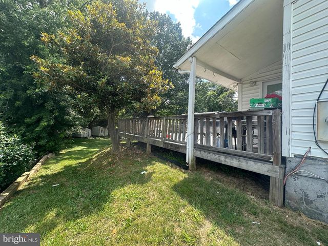6909 KENFIG DR, Falls Church, VA 22042
