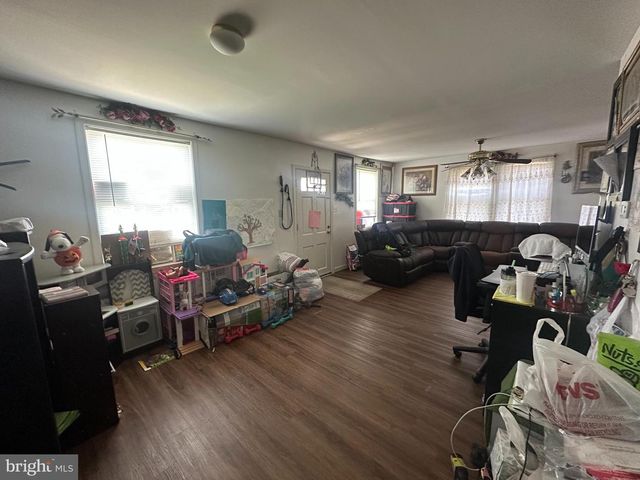 6909 KENFIG DR, Falls Church, VA 22042