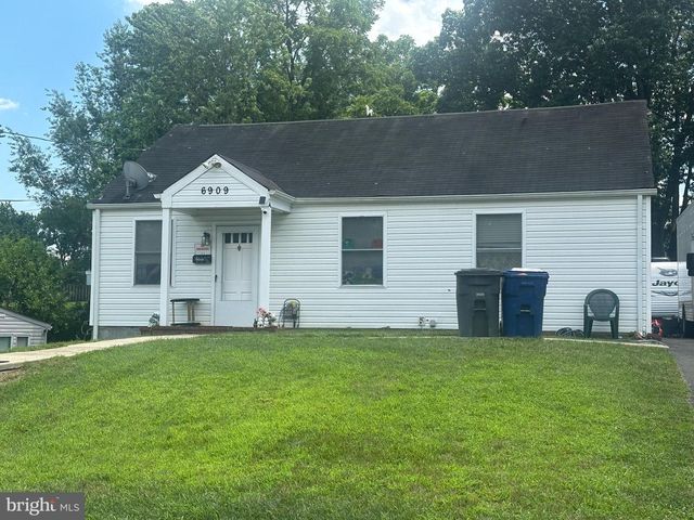 6909 KENFIG DR, Falls Church, VA 22042