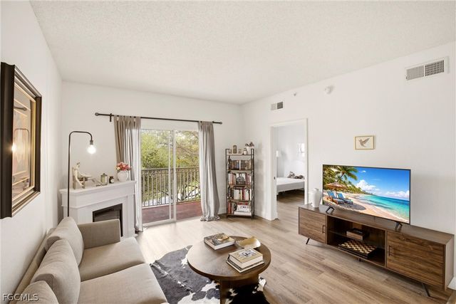 15590 Ocean Walk CIR 313, Fort Myers, FL 33908