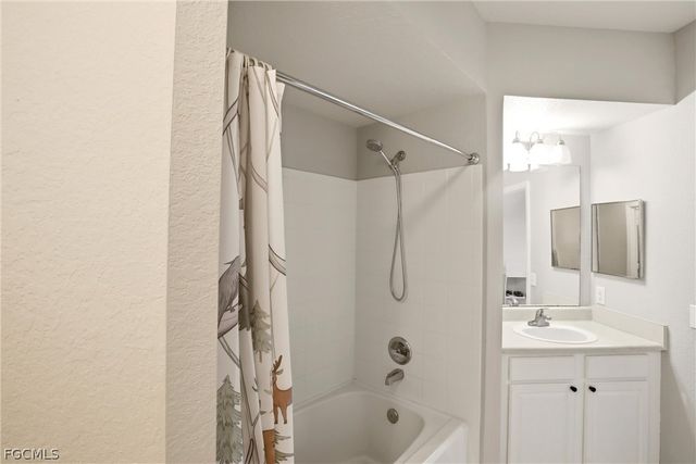 15590 Ocean Walk CIR 313, Fort Myers, FL 33908