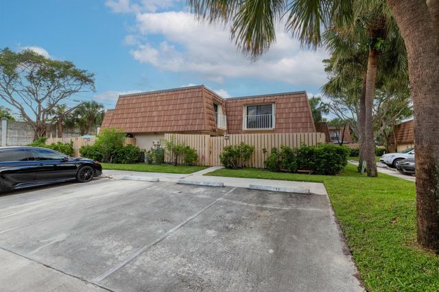 855 Blue Ridge Circle, West Palm Beach, FL 33409