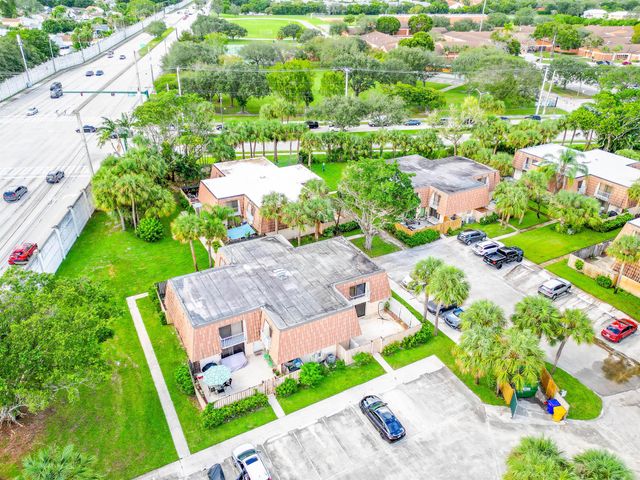 855 Blue Ridge Circle, West Palm Beach, FL 33409