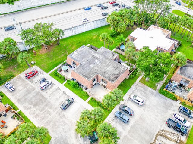 855 Blue Ridge Circle, West Palm Beach, FL 33409
