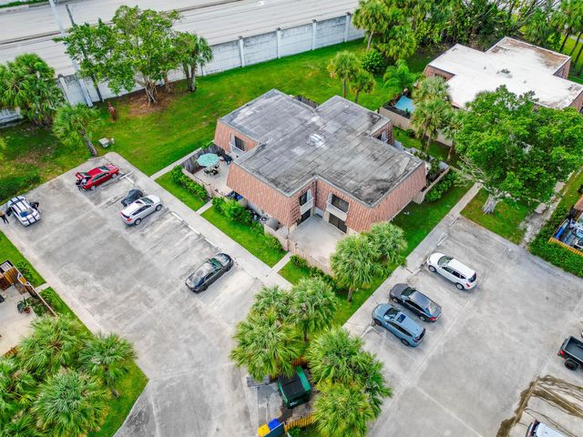 855 Blue Ridge Circle, West Palm Beach, FL 33409