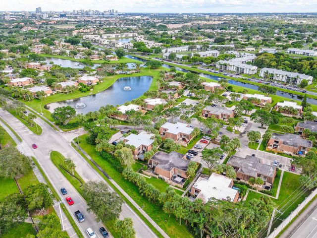 855 Blue Ridge Circle, West Palm Beach, FL 33409