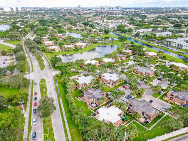 855 Blue Ridge Circle, West Palm Beach, FL 33409