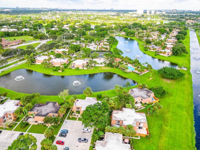 855 Blue Ridge Circle, West Palm Beach, FL 33409