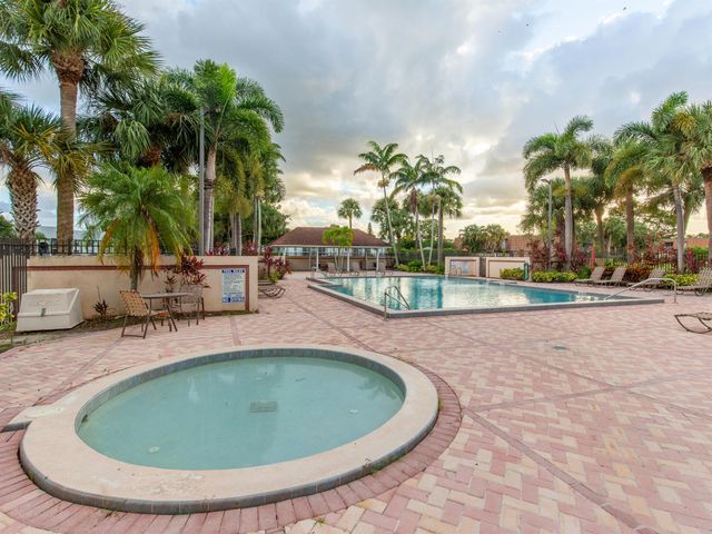 855 Blue Ridge Circle, West Palm Beach, FL 33409