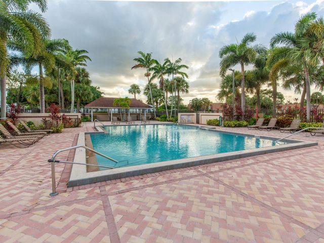 855 Blue Ridge Circle, West Palm Beach, FL 33409