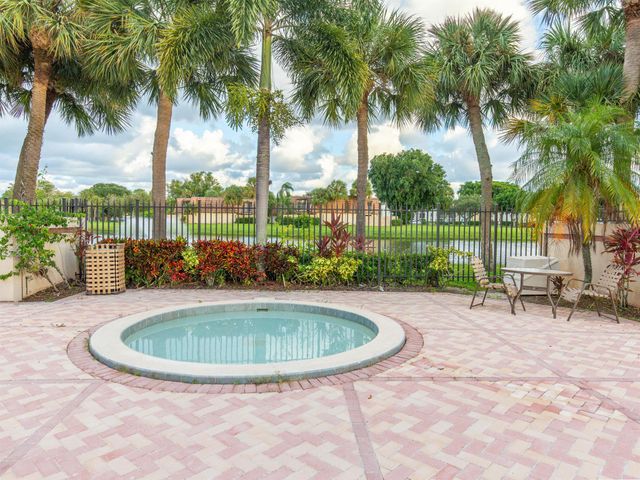 855 Blue Ridge Circle, West Palm Beach, FL 33409