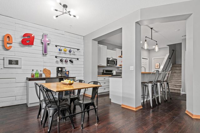 9620 Washington Boulevard 1, Chanhassen, MN 55317