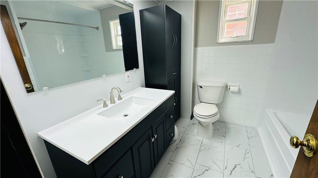 907 Jefferson Avenue, Harrison Twp, PA 15065