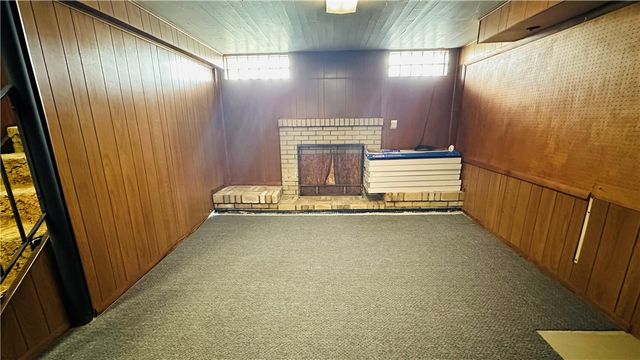 907 Jefferson Avenue, Harrison Twp, PA 15065
